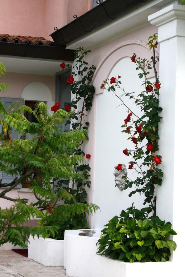 Le Margherite Appartement Manerba del Garda Buitenkant foto